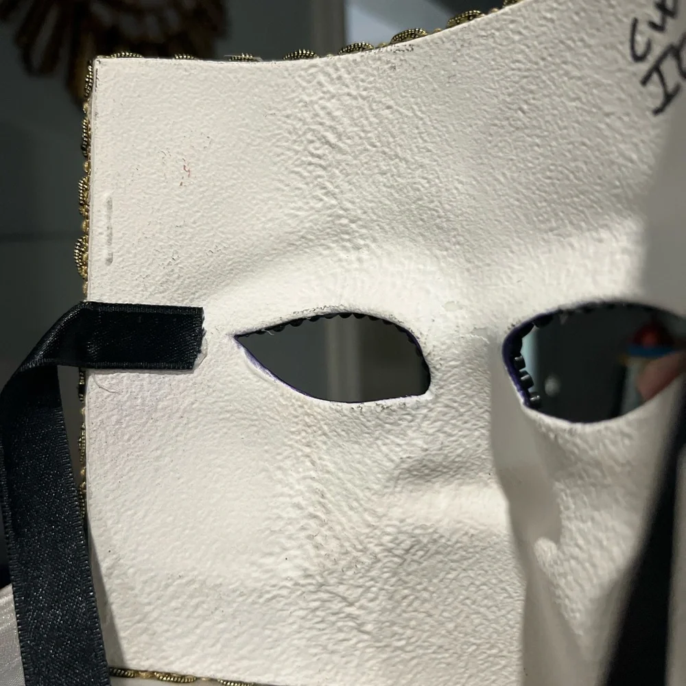 Elegant & Mysterious Multicolor Masquerade Face Mask. Nwot